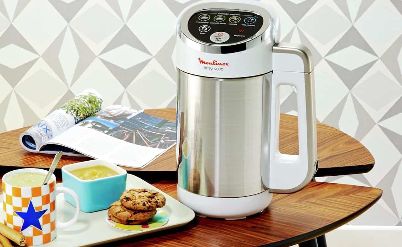 Un blender chauffant de la marque Moulinex.