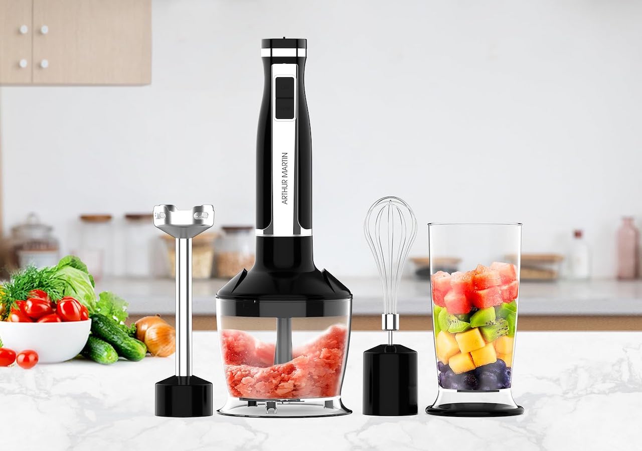 Un mixer plongeant de la marque Arthur Martin.