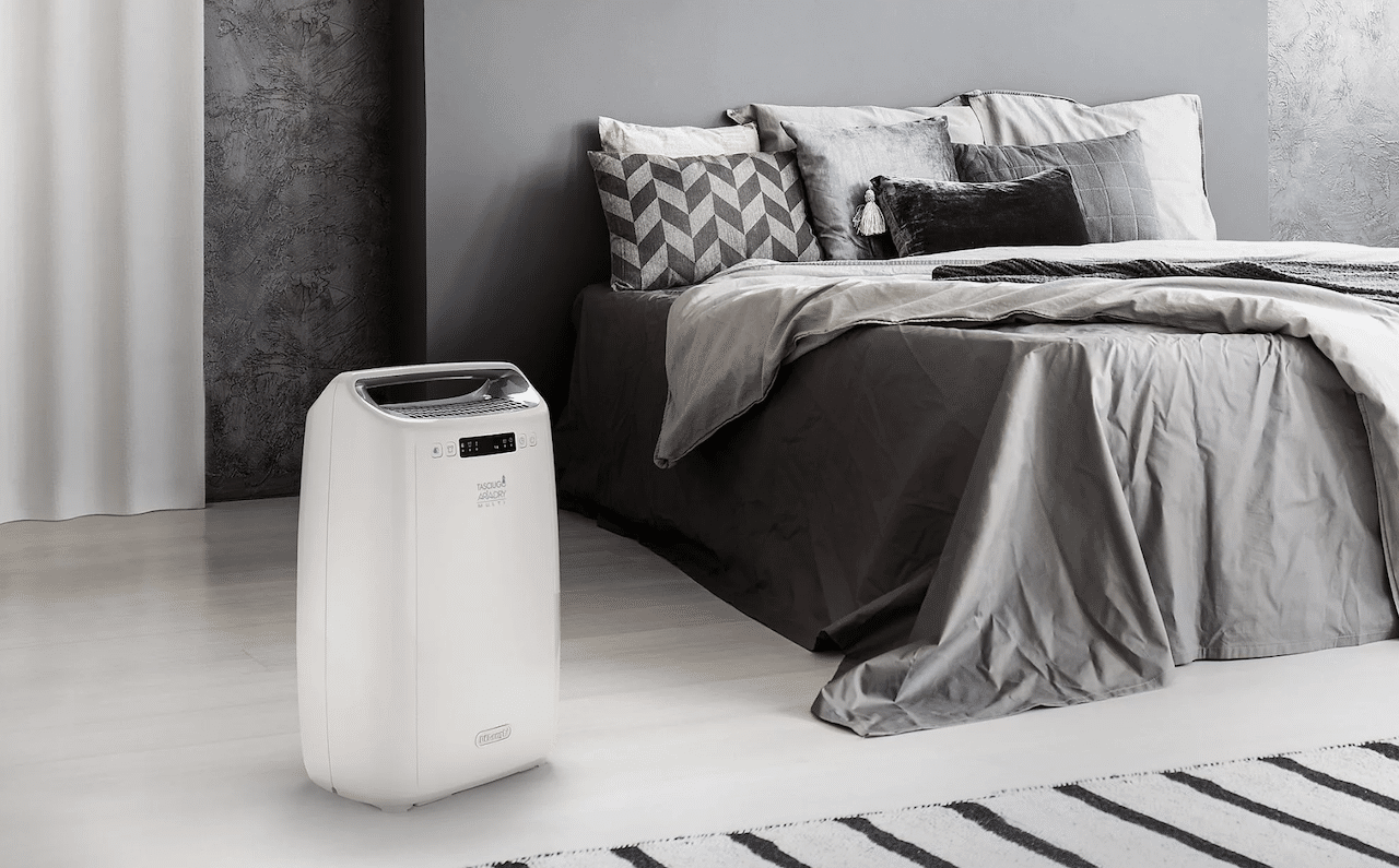 Un déshumidificateur de la marque De'Longhi.