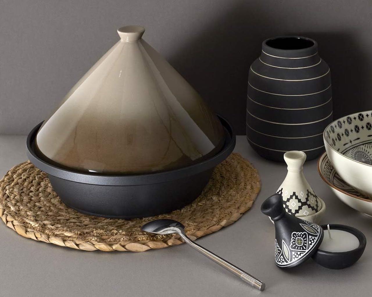 Une tajine céramique.