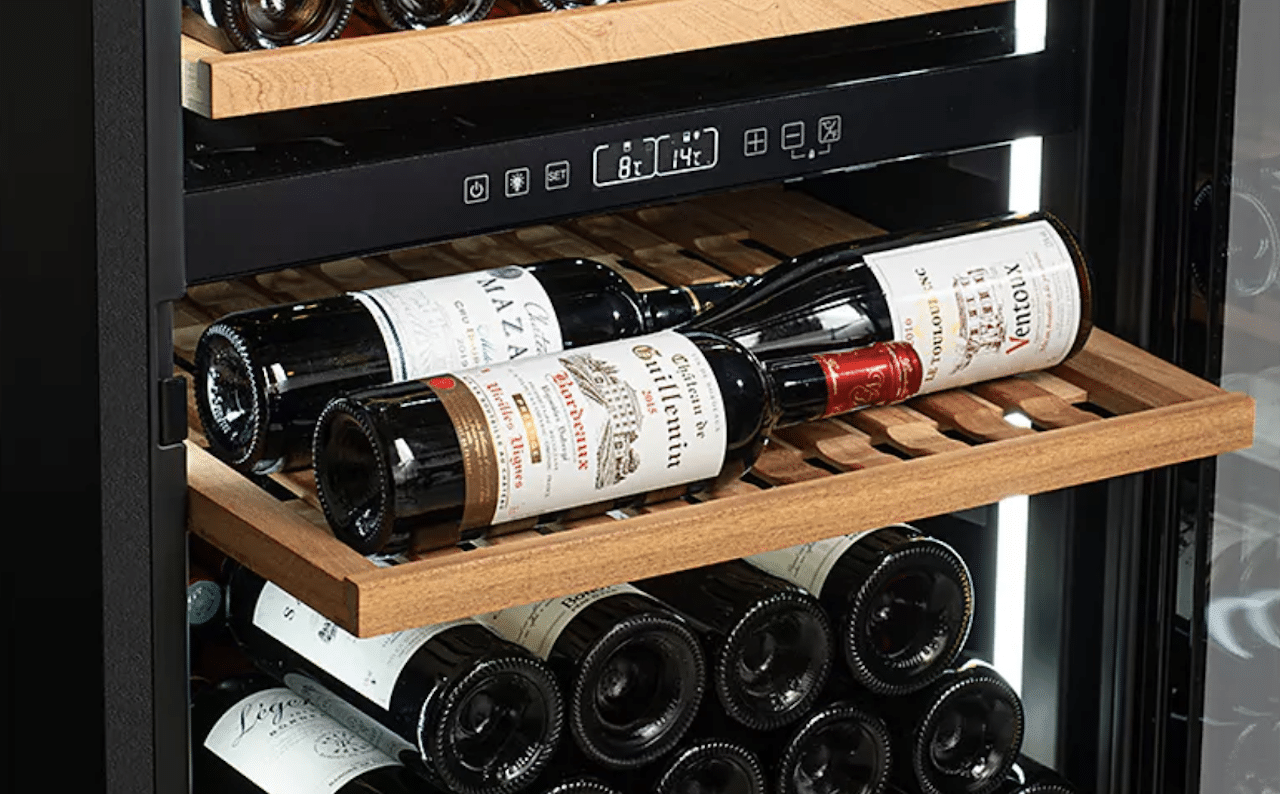 L'intérieur d'une cave à vin