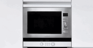 Un micro-ondes encastrable.