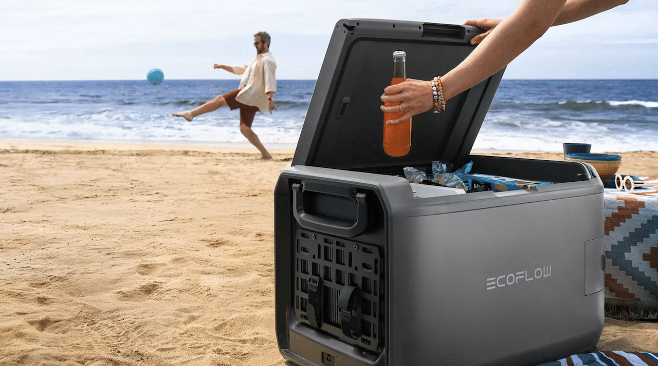 Une glacière utilisée à la plage.