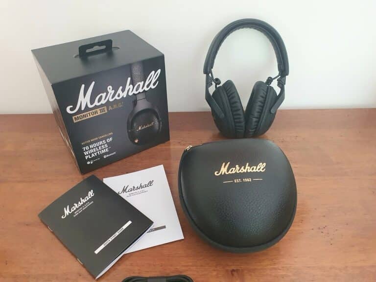 Le contenu de la boite du casque Marshall Monitor III ANC