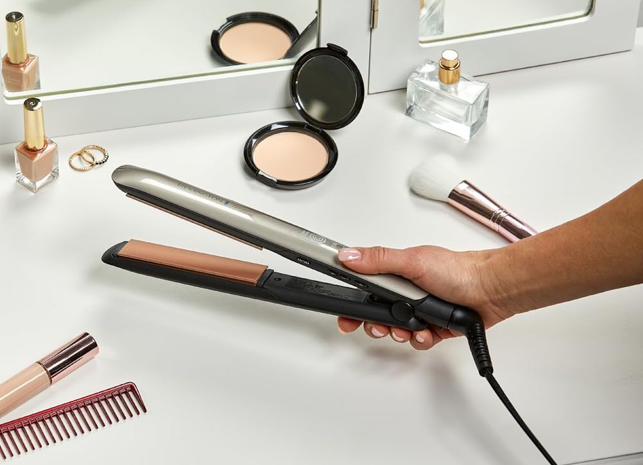 Un lisseur de qualité sur une coiffeuse.