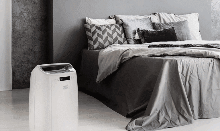 Un déshumidificateur d'air dans une chambre.