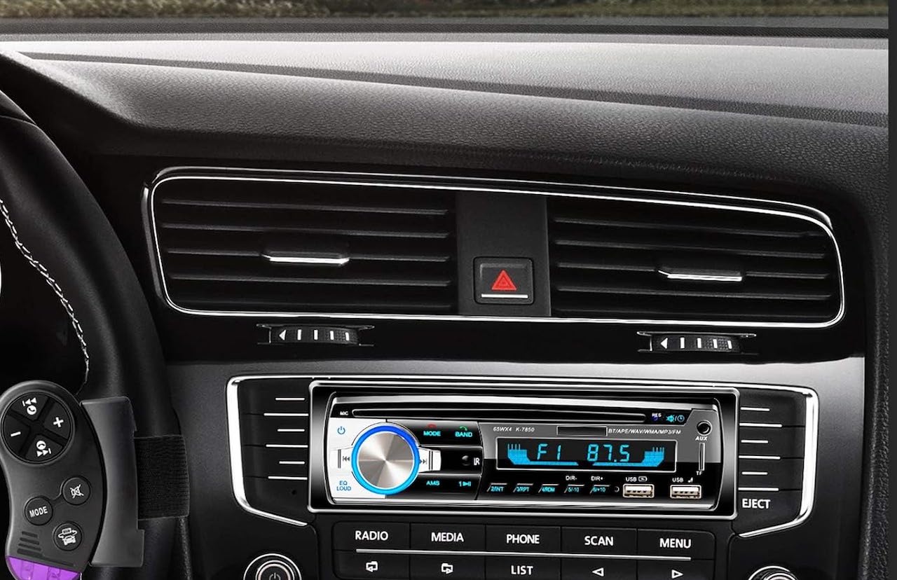 Un autoradio dans une voiture.