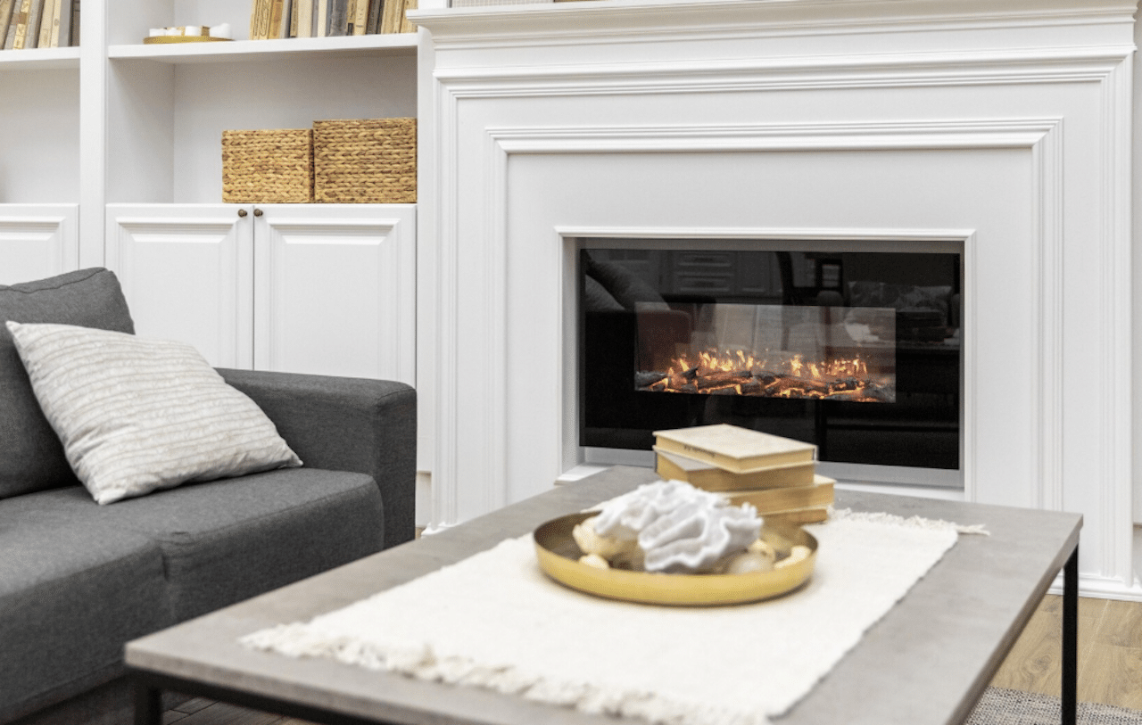 Une cheminée électrique dans un salon moderne.