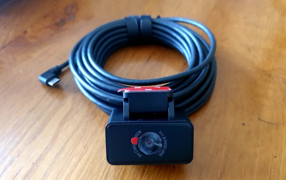 La caméra arrière de la dashcam Vantrue E360 ACE avec son câble