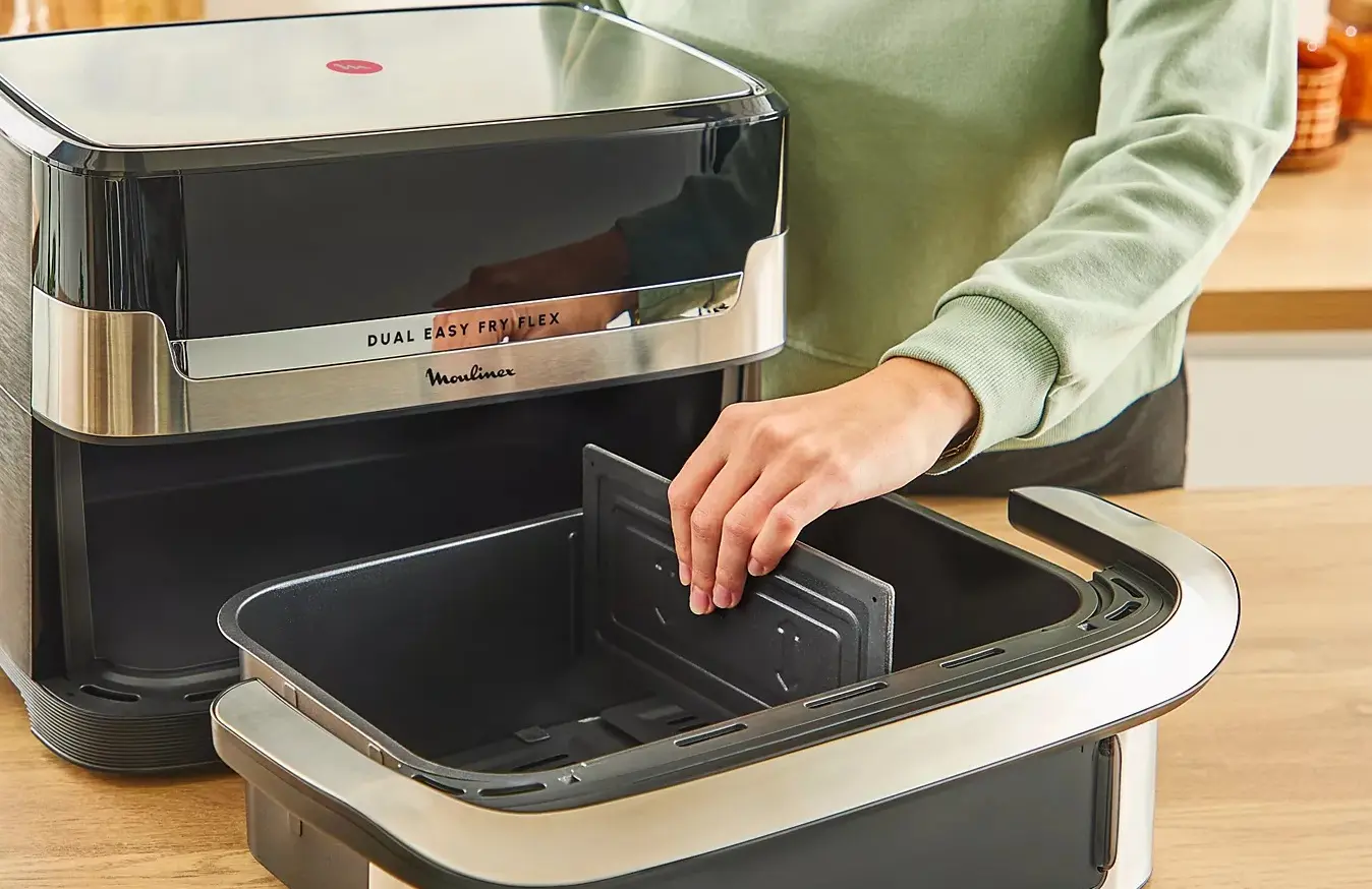 L'airfryer Moulinex Easy Fry Dual Flex et son compartiment amovible