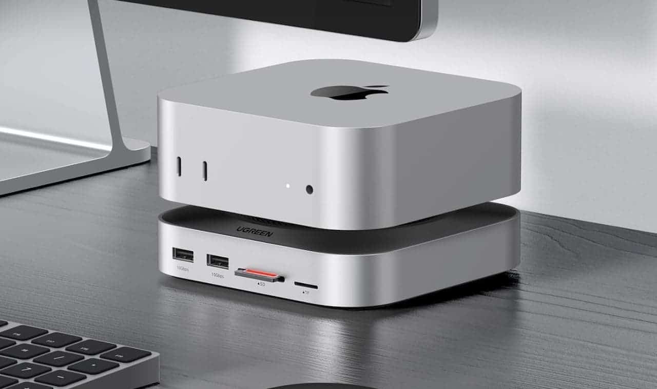 Une station d'accueil UGREEN compatible avec un Mac Mini M4.