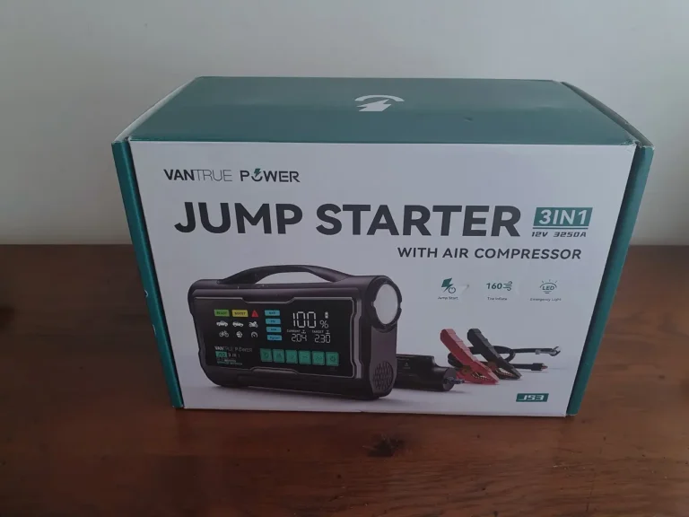 Le booster de batterie et gonfleur Vantrue Power JS3 dans sa boite.