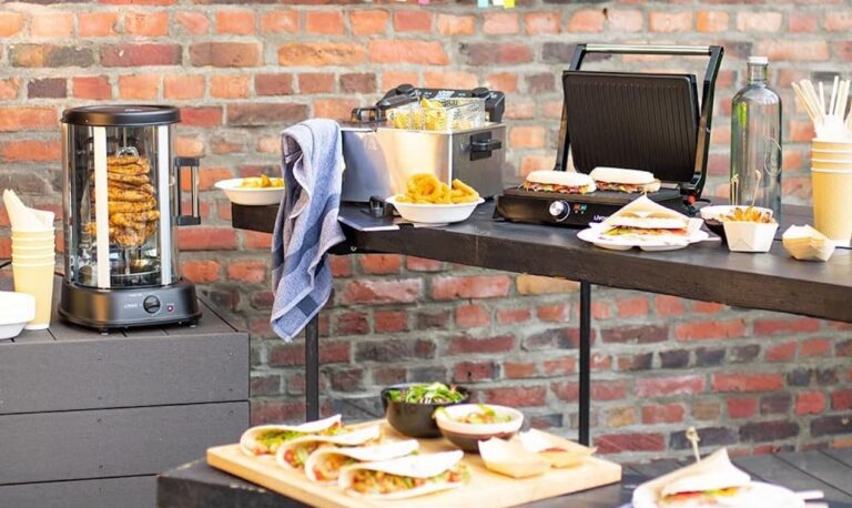 Plusieurs appareils pour la cuisson conviviale de la marque Livoo.