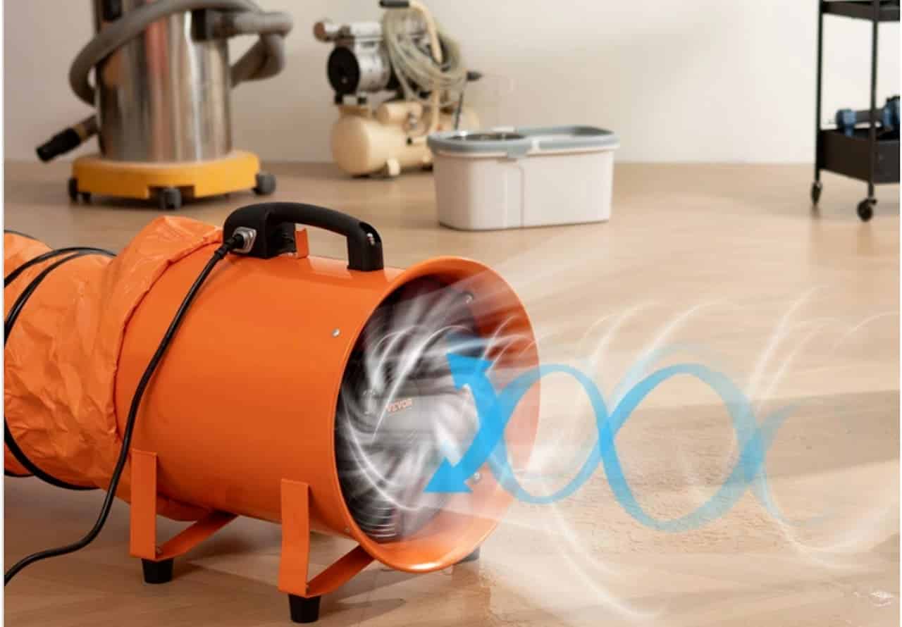 Un ventilateur d'extraction de la marque Vevor.