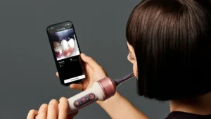 Dyson CameraJet, brosse à dents avec caméra intégrée