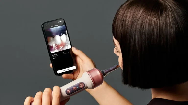 Dyson CameraJet, brosse à dents avec caméra intégrée